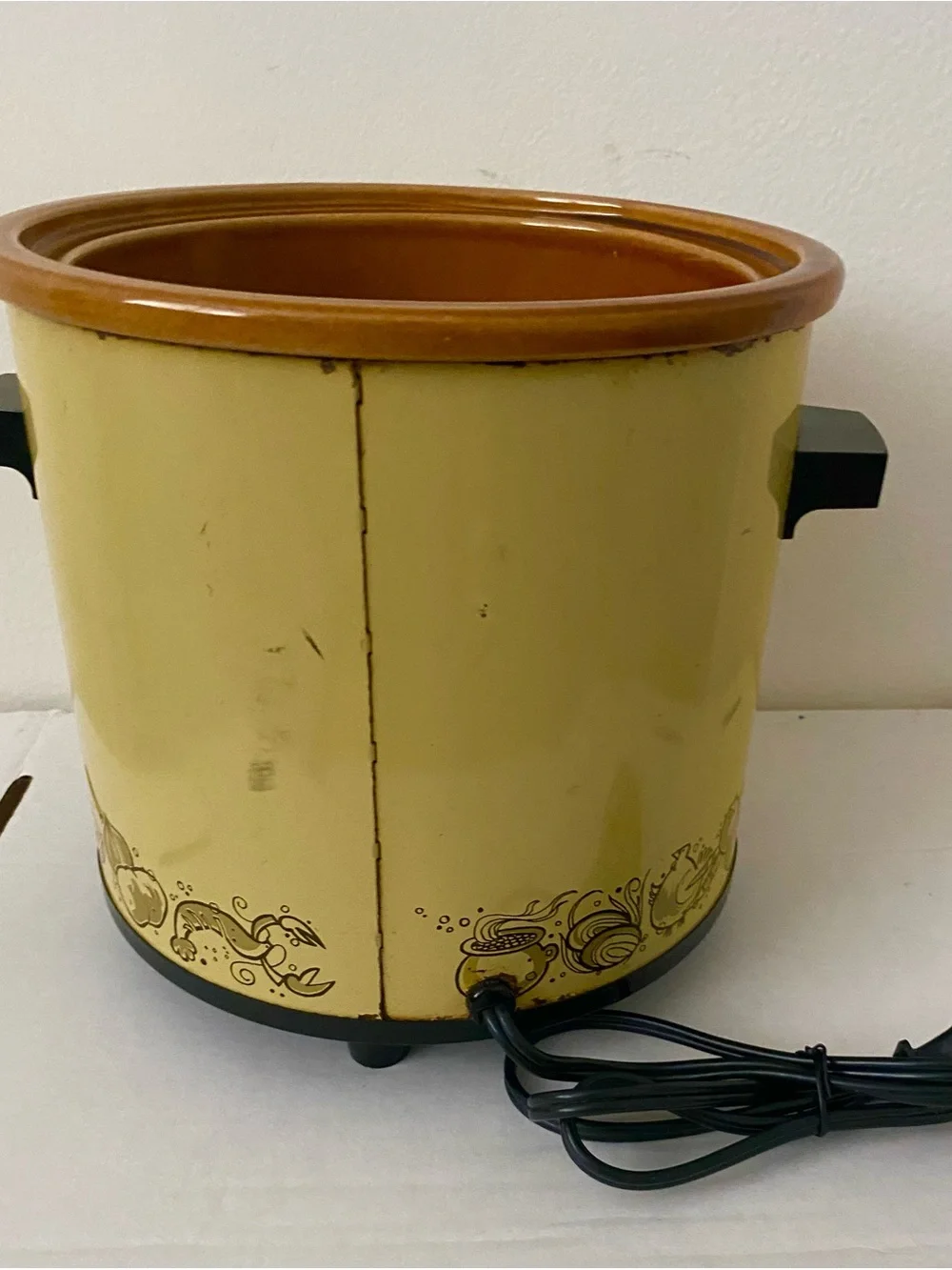 Vintage Rival Crock-Pot Harvest Gold Slow Cooker. 3.5 Qt.